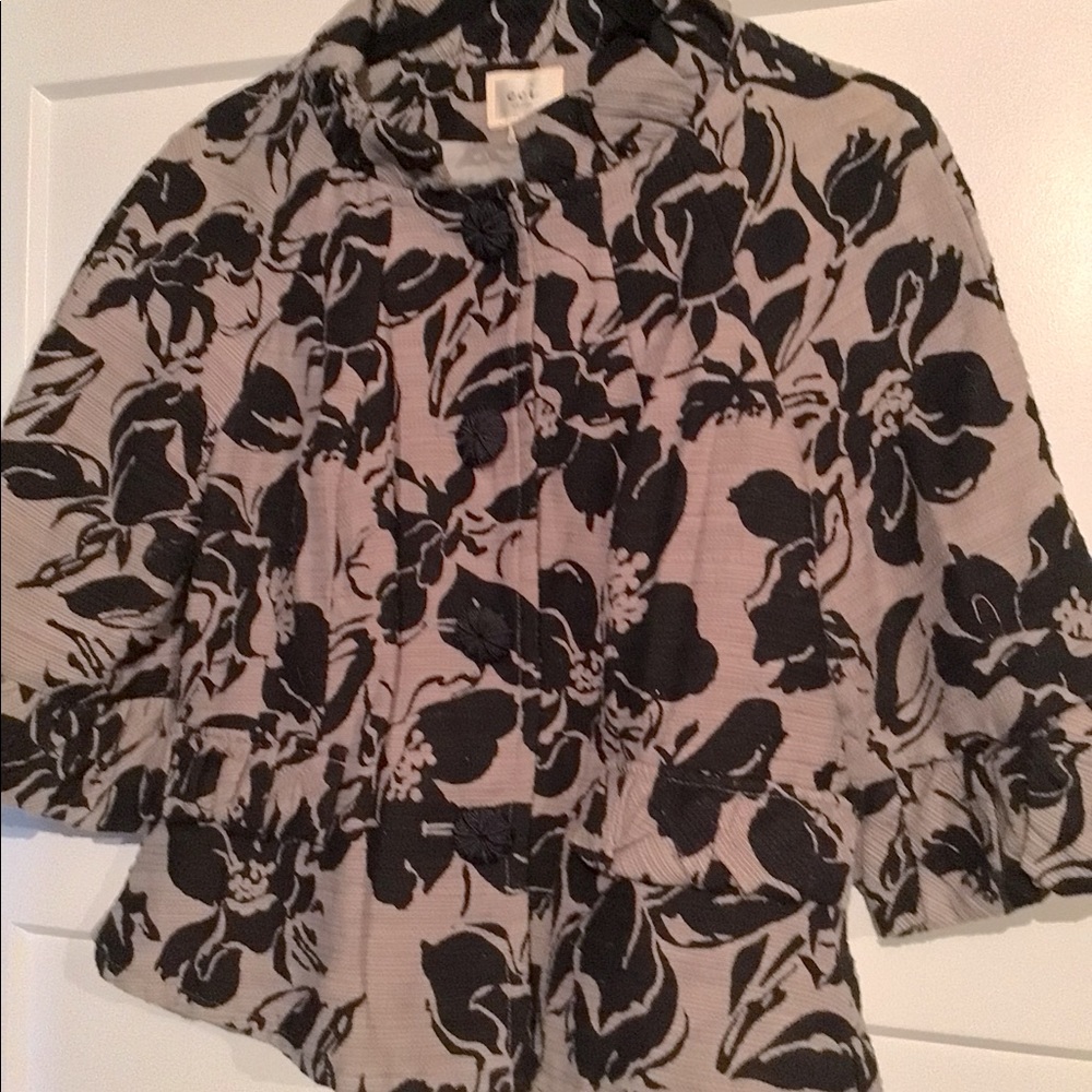 ECI cropped floral jacket beautiful button detail size 12